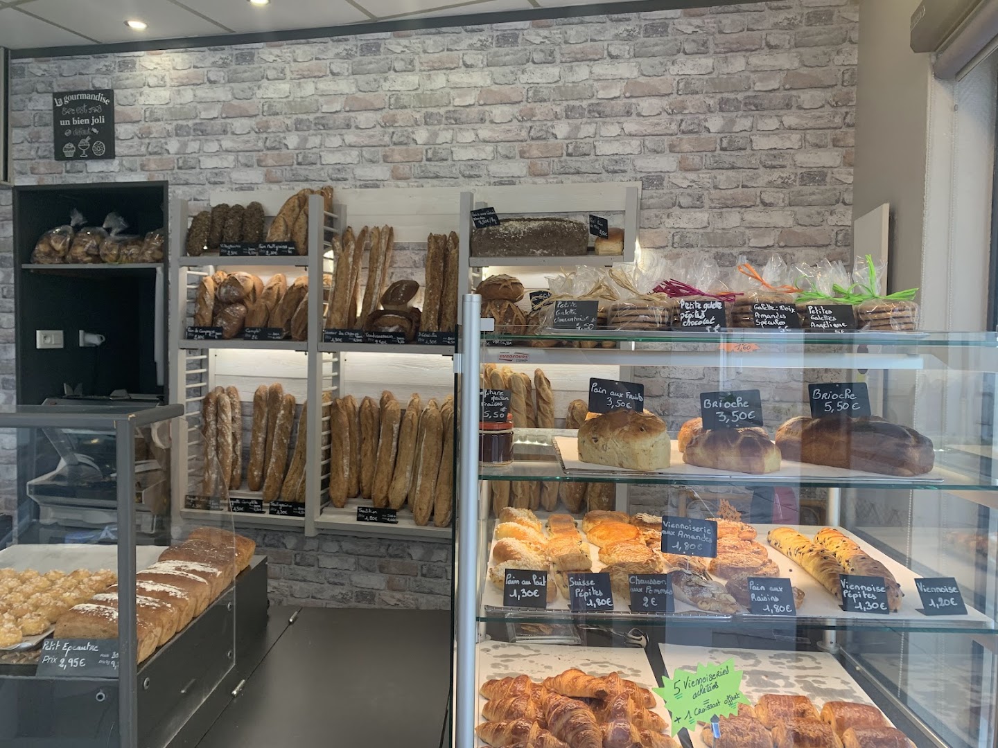 Boulangerie Patisserie Saint-Pallais Corinne et Bernard Bobes · Photos 2